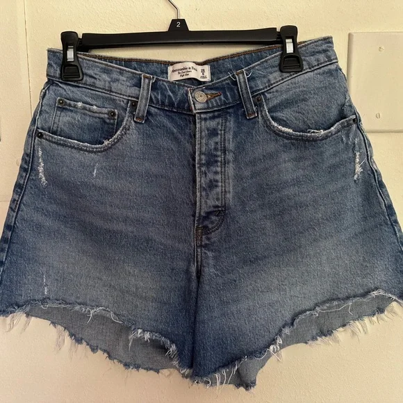 Abercrombie & Fitch Hi Rise Dad Shirts Distressed Denim Shorts- Curve Love -6/28 - Picture 4 of 4